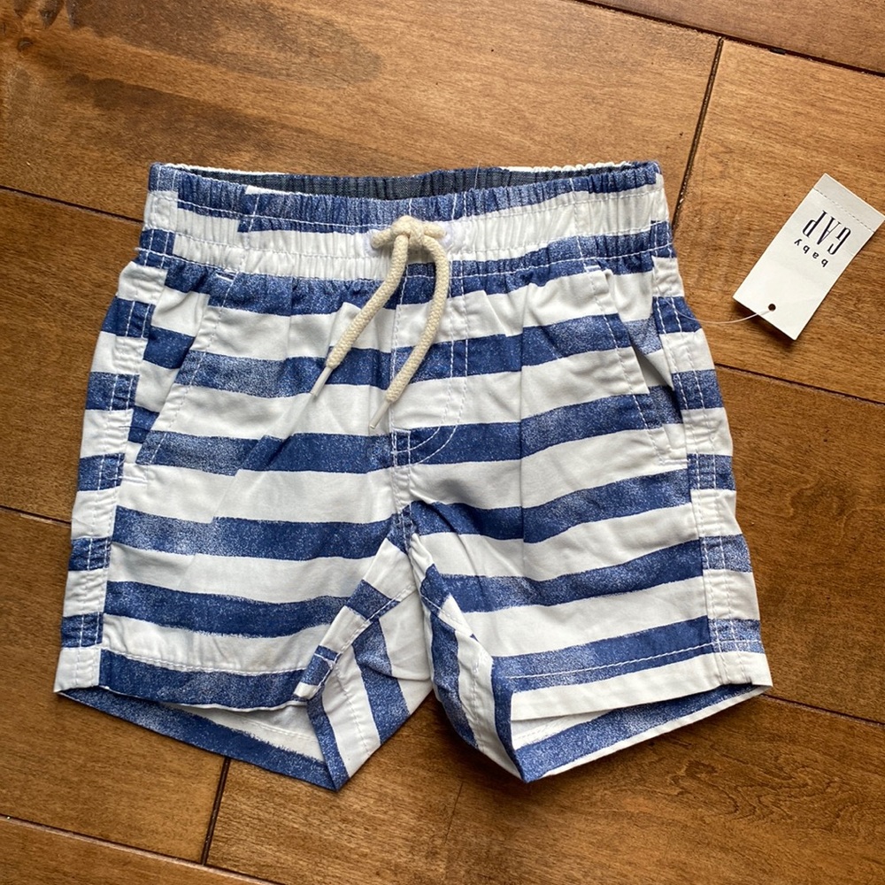 New with tags babyGap shorts 12 to 18 months